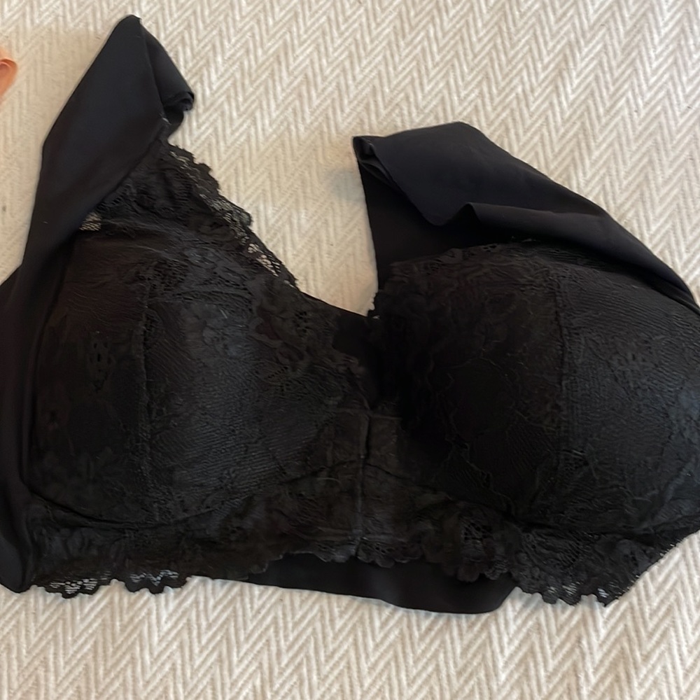 Bras - Picture 9 of 11